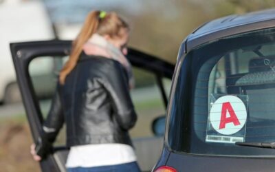 Permis de conduire à 17 ans : “la prise de risque n’est pas la même”