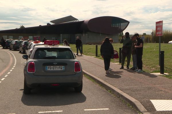 Les examens du permis de conduire suspendus dans le Rhône après deux agressions