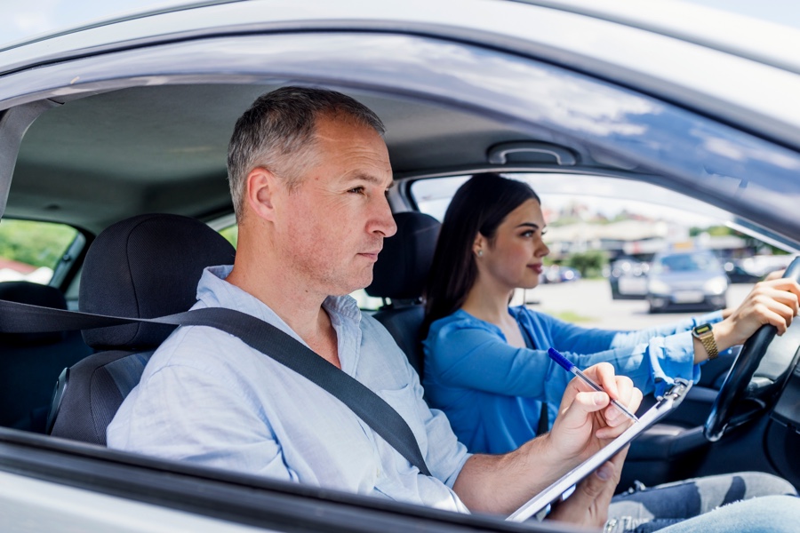 Permis à 17 ans : Monaco ne veut pas passer la première