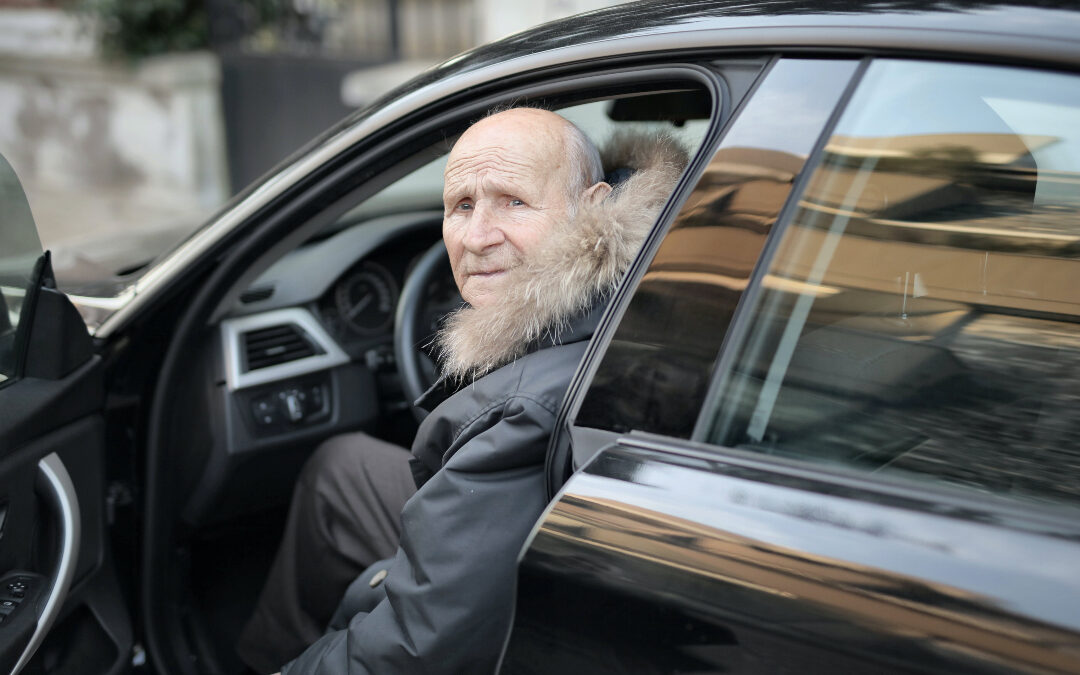 Faut-il retirer le permis de conduire aux personnes âgées ?