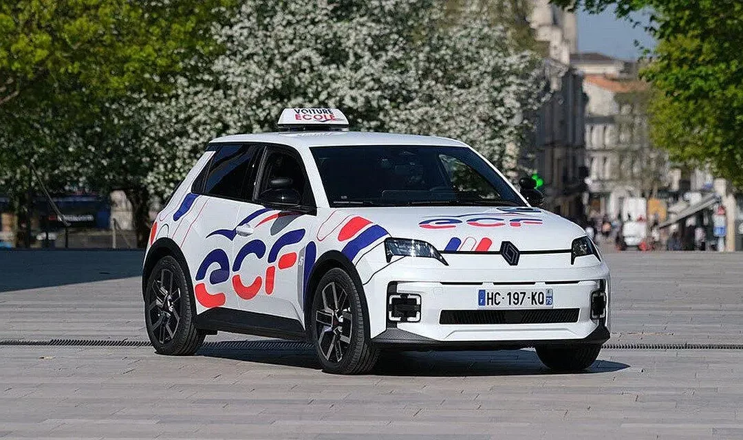 Crise du permis, le plus grand réseau d’auto-écoles se mêle au débat