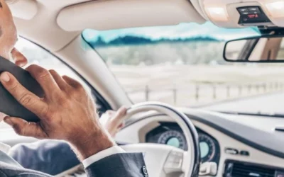 Perdre son permis de conduire pour un coup de fil au volant : la nouvelle proposition radicale d’un préfet