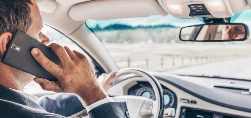le-prefet-des-landes-veut-prendre-une-mesure-radicale-contre-lusage-du-telephone-au-volant-en-conduisant