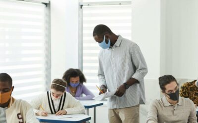 Suisse – Incroyable fraude au permis de conduire : le moniteur d’auto-école murmure les réponses à ses élèves pendant l’examen, même avec l’aide certains échouent