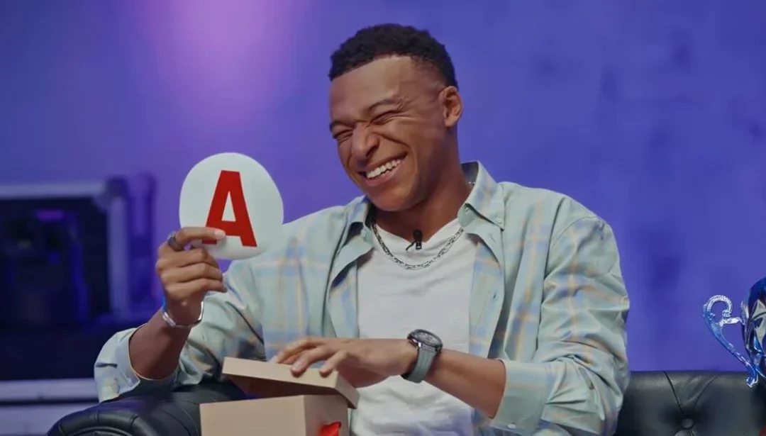 Kylian Mbappé peut rouler sans les mains sur l’autoroute dans sa BMW iX3